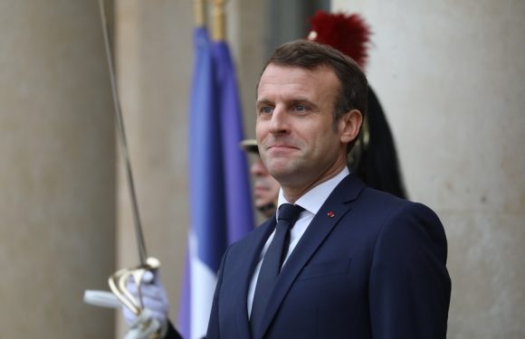 Macron au Congrès des maires pour resserrer les liens avant les municipales