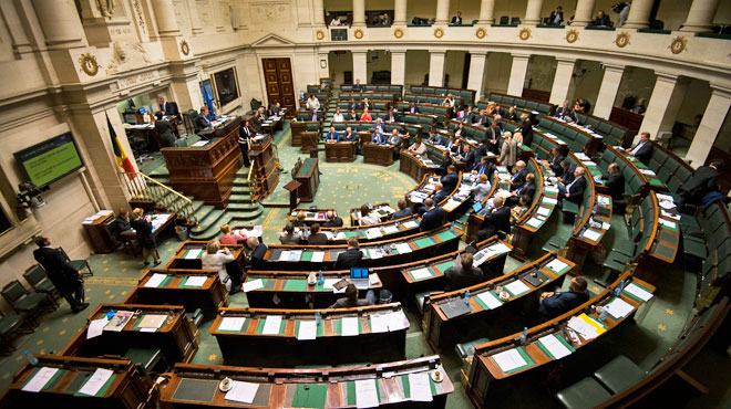 Délits sexuels graves sur mineurs: la Chambre vote une loi pour les rendre imprescriptibles