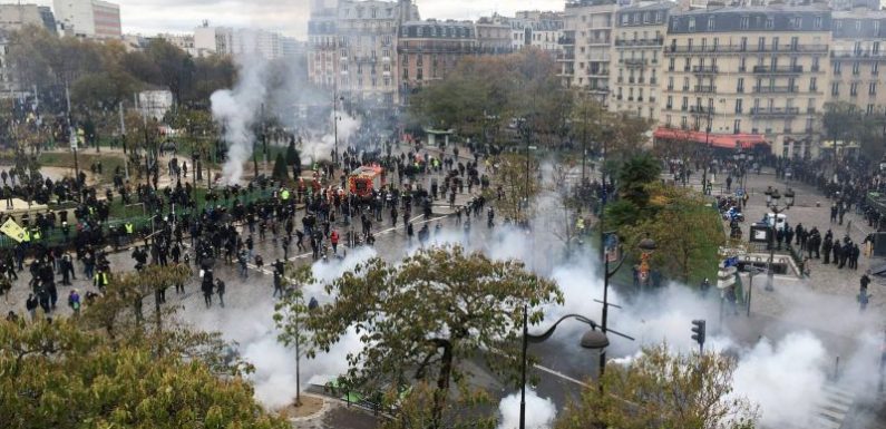 Des « gilets jaunes » commémorent le premier anniversaire de leur mouvement