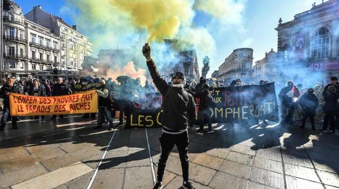 Pour l’anniversaire du mouvement, les « gilets jaunes » espèrent remobiliser la rue