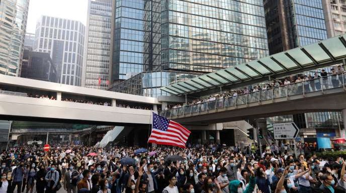 Donald Trump promulgue une loi prodémocratie soutenant les manifestants de Hongkong