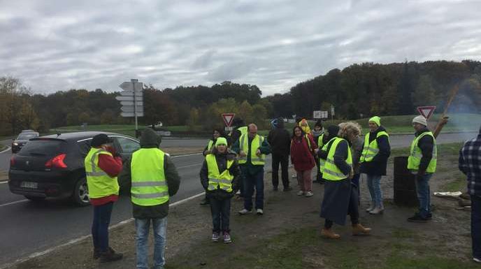 « Certains nous traitent de fainéants, s’ils savaient… » : à Saint-Gervais-la-Forêt, un anniversaire au goût amer pour les « gilets jaunes »