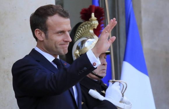 11 novembre: Macron rend hommage au « sacrifice suprême » des soldats morts en « Opex »