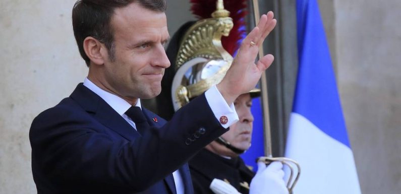11 novembre: Macron rend hommage au « sacrifice suprême » des soldats morts en « Opex »