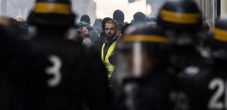 «Gilets jaunes» à Nantes : Des heurts violents dans le centre, envahi par des lacrymogènes