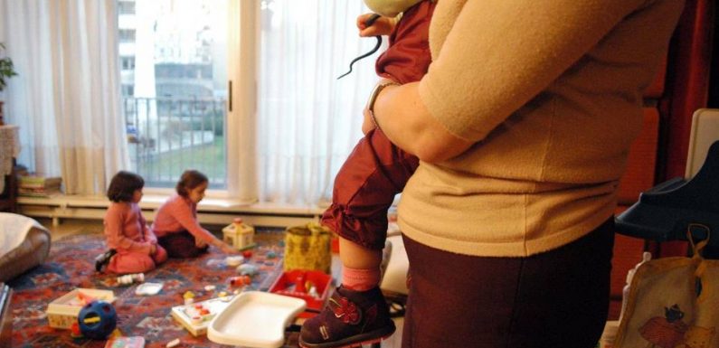 Vous êtes assistante maternelle et vous prévoyez de faire grève contre l’article 49 ? Racontez-nous
