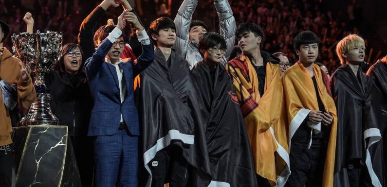 L&rsquo;équipe chinoise FPX remporte les Mondiaux de League of Legends
