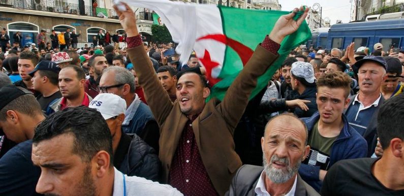 Algérie : Marée humaine dans les rues d’Alger contre le régime et la présidentielle