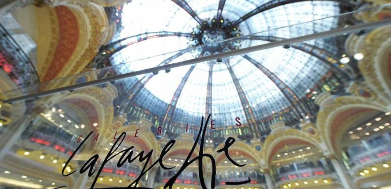 « Gilets jaunes » à Paris : Les Galeries Lafayette évacuées après une courte action des manifestants