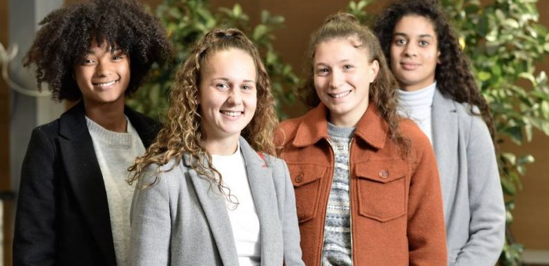 Grenoble : Cinq jeunes footballeuses récompensées pour avoir sauvé une femme battue et son enfant à Grenoble
