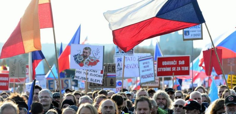 République Tchèque : 250.000 personnes manifestent contre le Premier ministre
