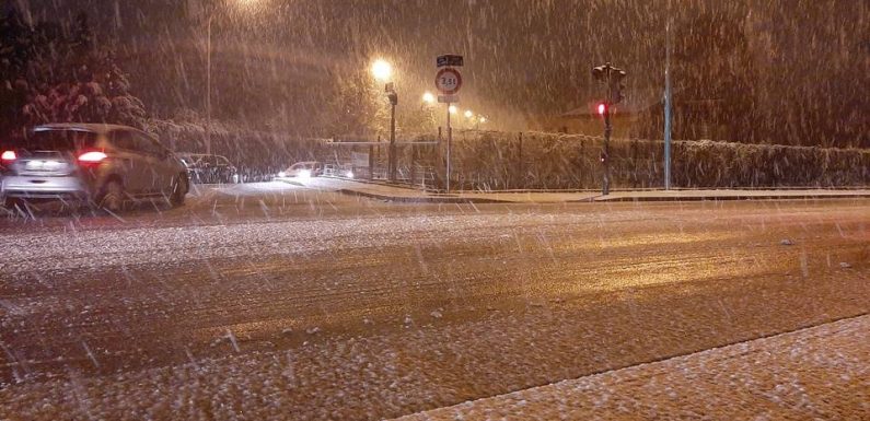 Chutes de neige en Rhône-Alpes : Encore 145.000 foyers privés d’électricité, un couple gravement intoxiqué
