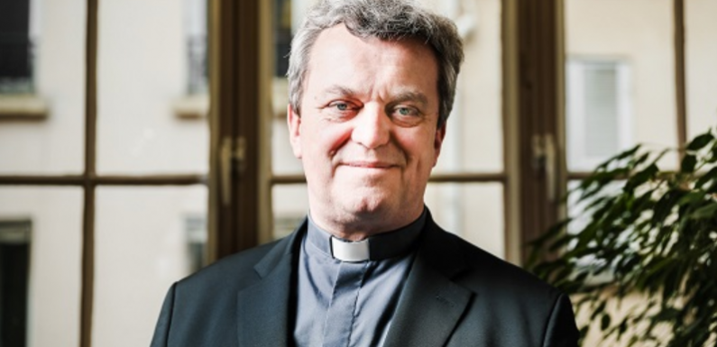 Mgr Benoist de Sinety : « Le plan du gouvernement sur l’immigration n’est pas satisfaisant »