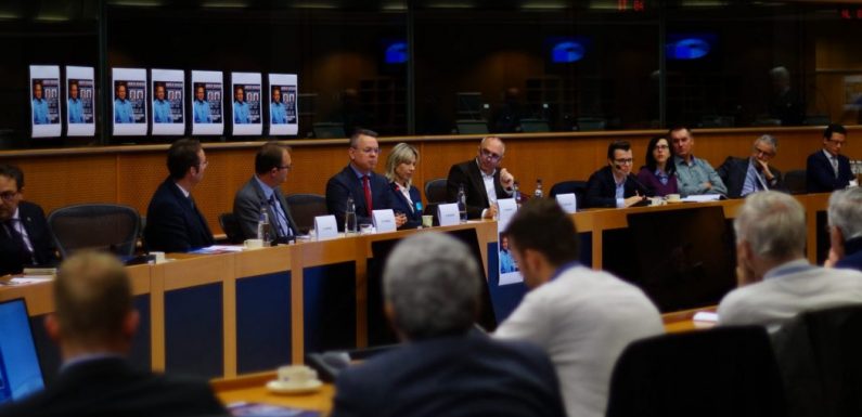 Ancien prisonnier politique en Turquie, le pasteur Andrew Brunson témoigne au Parlement européen
