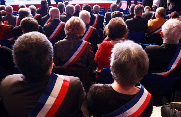 Entre Macron et les maires, les désaccords demeurent malgré l’apaisement