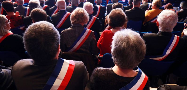 Entre Macron et les maires, les désaccords demeurent malgré l’apaisement