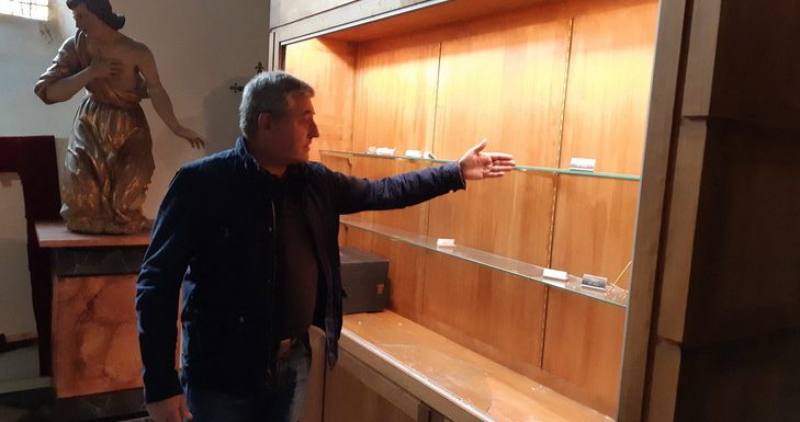 La cathédrale d’Oloron attaquée à la voiture bélier et cambriolée