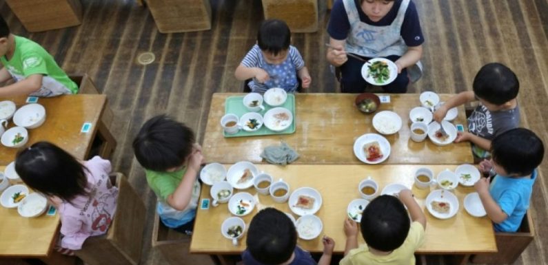 Les enfants japonais champions de la santé grâce au déjeuner scolaire