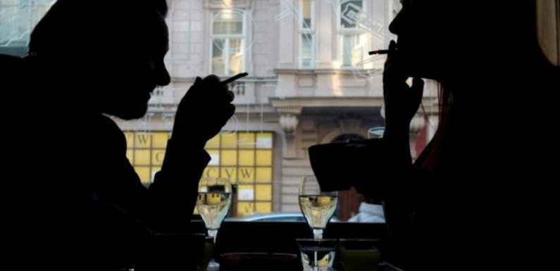 Plus de cigarette avec le café, fin de l’exception autrichienne