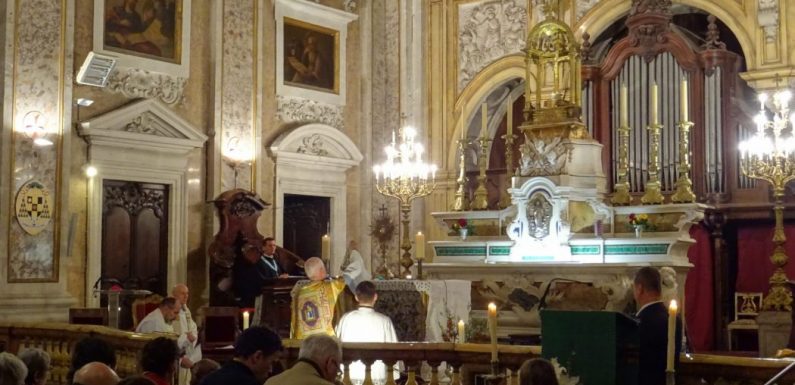 Mgr Pierre-Marie Carré, archevêque de Montpellier, préside la veillée pour la vie en la basilique Notre-Dame des Tables