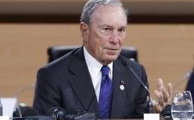 Bloomberg met 100 millions de dollars dans des publicités anti-Trump