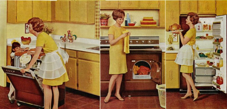 A la maison, 3 Françaises sur 4 en font plus que leur conjoint