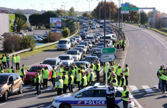 Gilets Jaunes to step up protests on anniversary