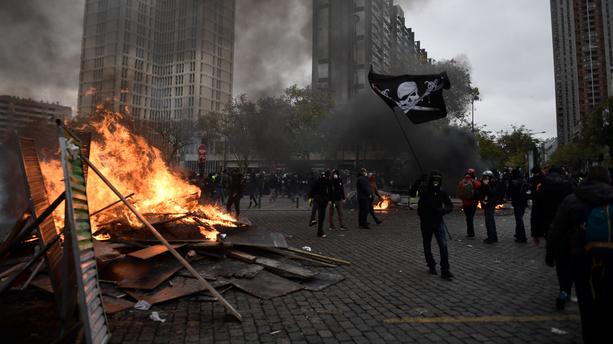 EN DIRECT – Gilets jaunes : l’IGPN saisie après la blessure à l’oeil d’un manifestant samedi à Paris