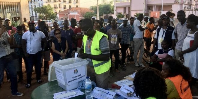 Présidentielle en Guinée-Bissau : dans l’attente des résultats du 1er tour