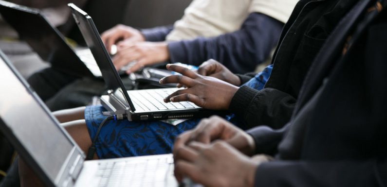 Internet : 4,1 milliards de personnes en ligne mais recul de l’utilisation par les femmes dans les pays pauvres