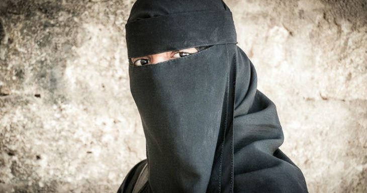 Une islamiste arrêtée avec une clé USB contenant les identités de 2626 espions français !