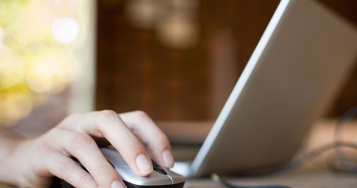 En France, plus d’une personne sur six n’utilise pas Internet
