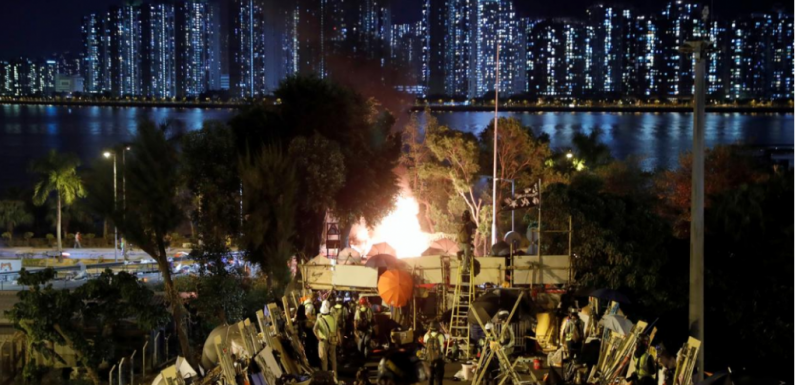 Les militants pro-démocratie veulent «étrangler l’économie» de Hong Kong