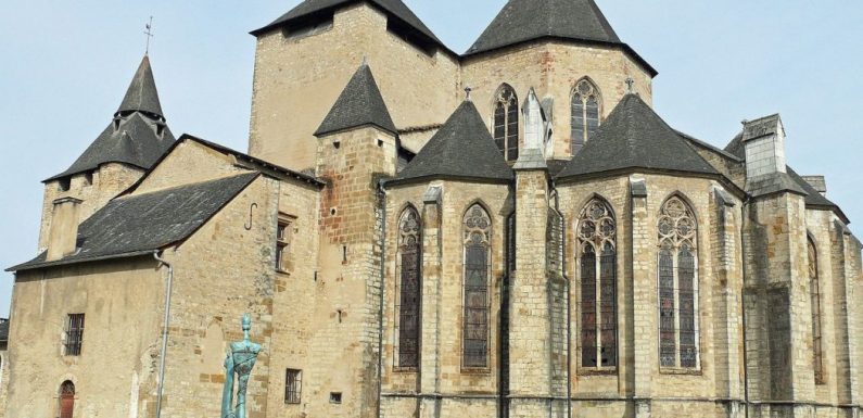 Attaque au bélier contre la cathédrale d’Oloron-Sainte-Marie