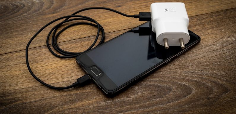 Recharger son téléphone sur une borne USB publique peut ne pas être une bonne idée