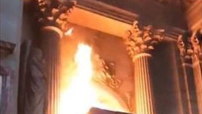 Eglises profanées : le micro-trottoir du Boulevard Voltaire