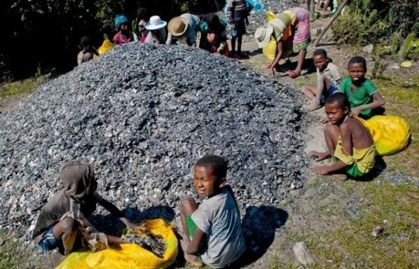 Des enfants exploités et envoyés au fond des mines