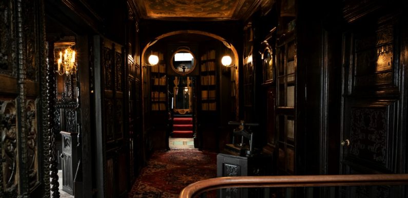 Chez Victor Hugo avec Régis Debray