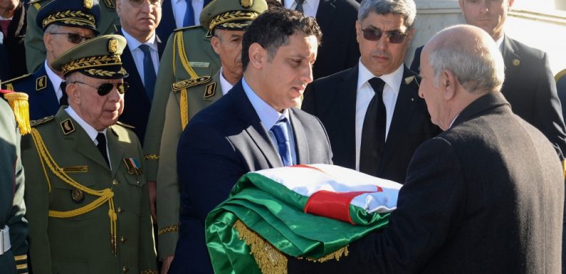 Moyent-Orient : se servir de l’illusion de la démocratie pour mieux asseoir sa dictature, mode d’emploi
