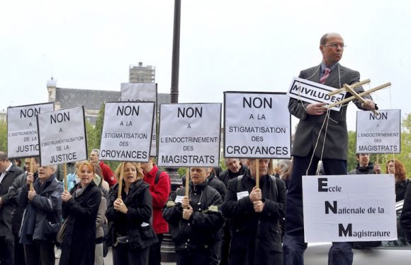Sectes : la Miviludes placardisée, le gouvernement prévoit de… détruire ses archives