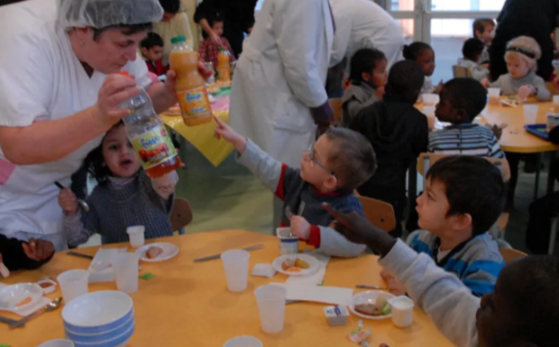Poitiers (86) : 85.000 € par an pour servir gratuitement des petits-déjeuners aux enfants de 9 écoles de quartiers prioritaires