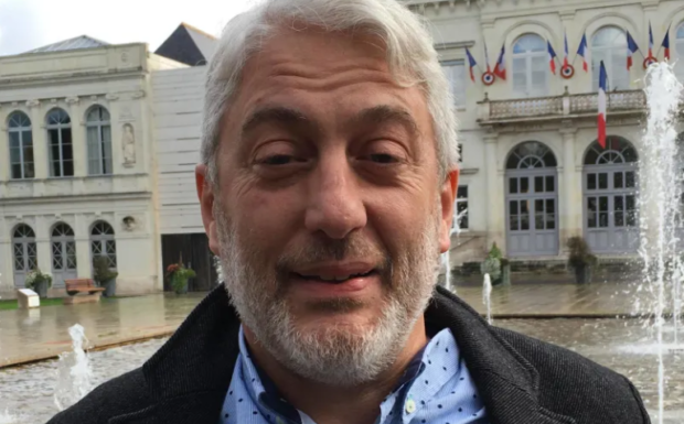 Terre plate, « jewlicious cola », « Hypercasher = SF » : plongée dans la page facebook du candidat du parti musulman à Châtellerault