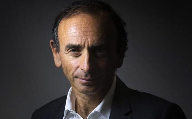 Éric Zemmour prend la défense d’Erik Tegnér : Les chiraquiens ont retourné l’antique principe «pas d’ennemi à droite» en «pas d’ennemi à gauche».
