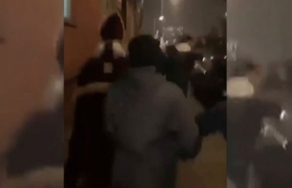 Laak (Pays-Bas) : un groupe d’étrangers insulte et harcèle un Saint-Nicolas et ses deux Pères Fouettards