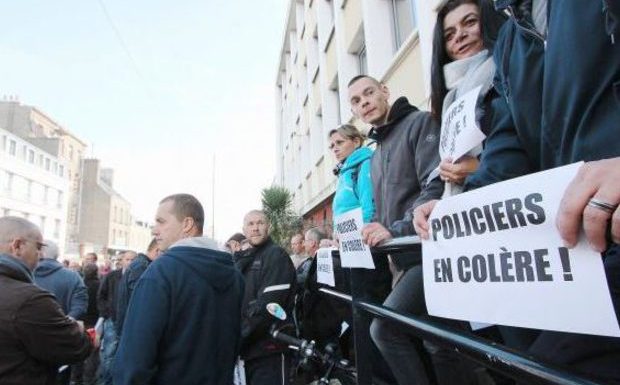 Réforme des retraites : des syndicats policiers promettent de « bloquer le système »