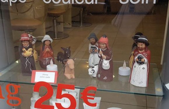 Versailles (78) : ces commerçants qui mettent des crèches dans leur vitrine