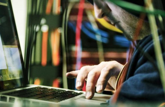 « Sextorsion » : deux hackers arrêtés après avoir tenté d’extorquer des millions de Français avec un chantage à la webcam