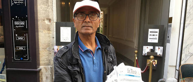 Le dernier vendeur de journaux à la criée de Paris prend sa retraite
