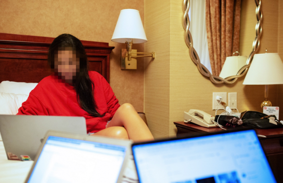 I’m a 37-Year-Old Mom & I Spent Seven Days Online as an 11-Year-Old Girl. Here’s What I Learned.