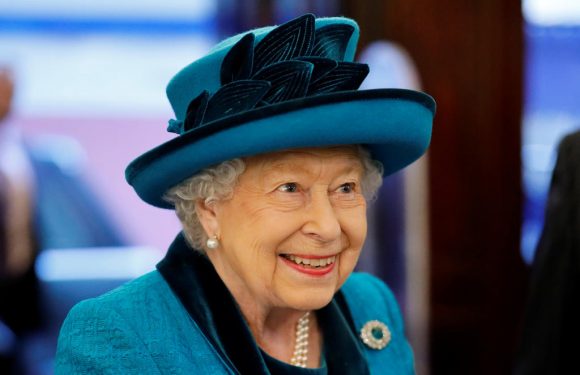 Help wanted: Queen Elizabeth seeks social media director on LinkedIn